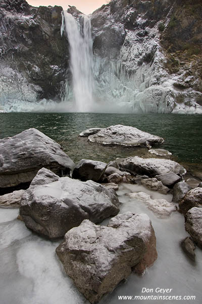 Image of Snoqualmie Falls in winter