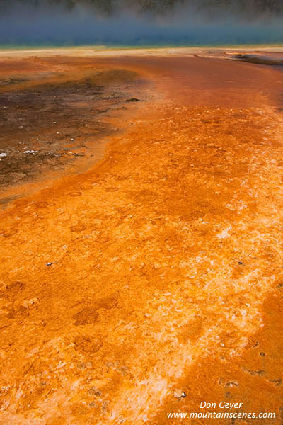 Image of Grand Prismatic Spring, Yellowstone National Park.