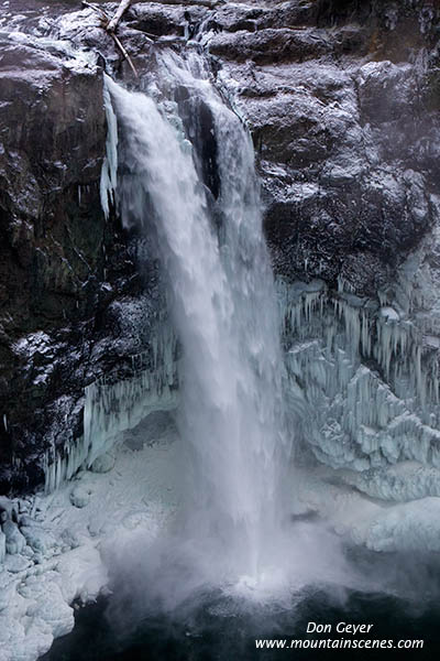 Image of Snoqualmie Falls in winter