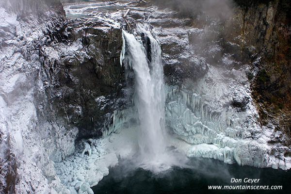 Image of Snoqualmie Falls in winter