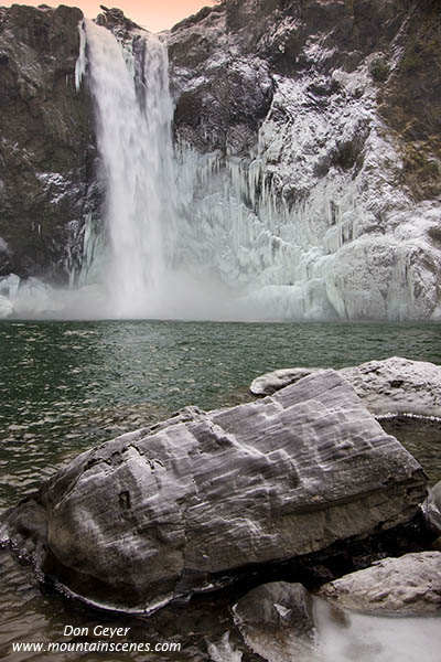 Image of Snoqualmie Falls in winter