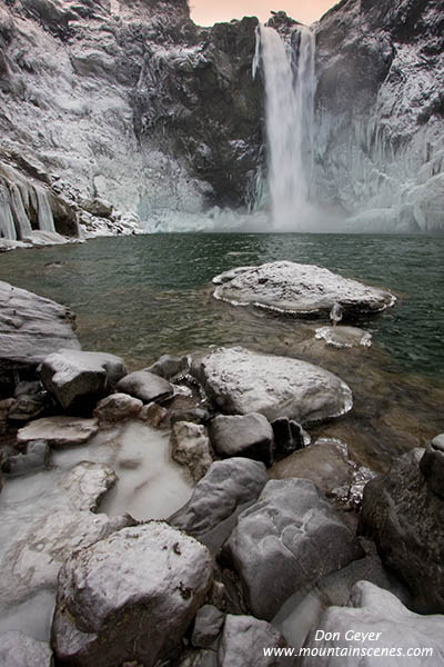 Image of Snoqualmie Falls in winter