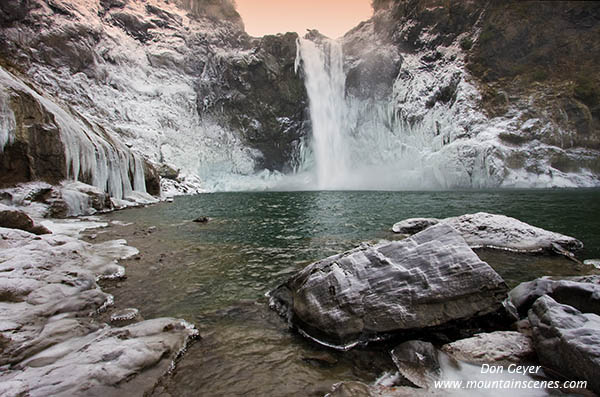 Image of Snoqualmie Falls in winter