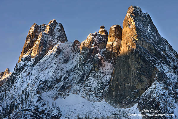 Image of Liberty Bell and South Early Winters Spire