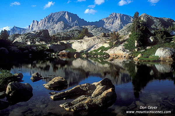 Picture of Fremont Peak above Island Lake.