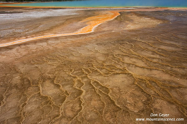 Image of Grand Prismatic Spring, Yellowstone National Park.